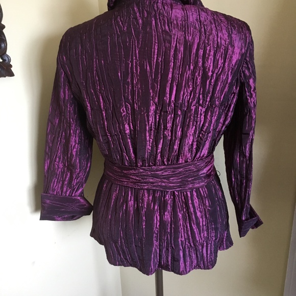 Dressy jacket with wired collar. - Picture 3 of 4